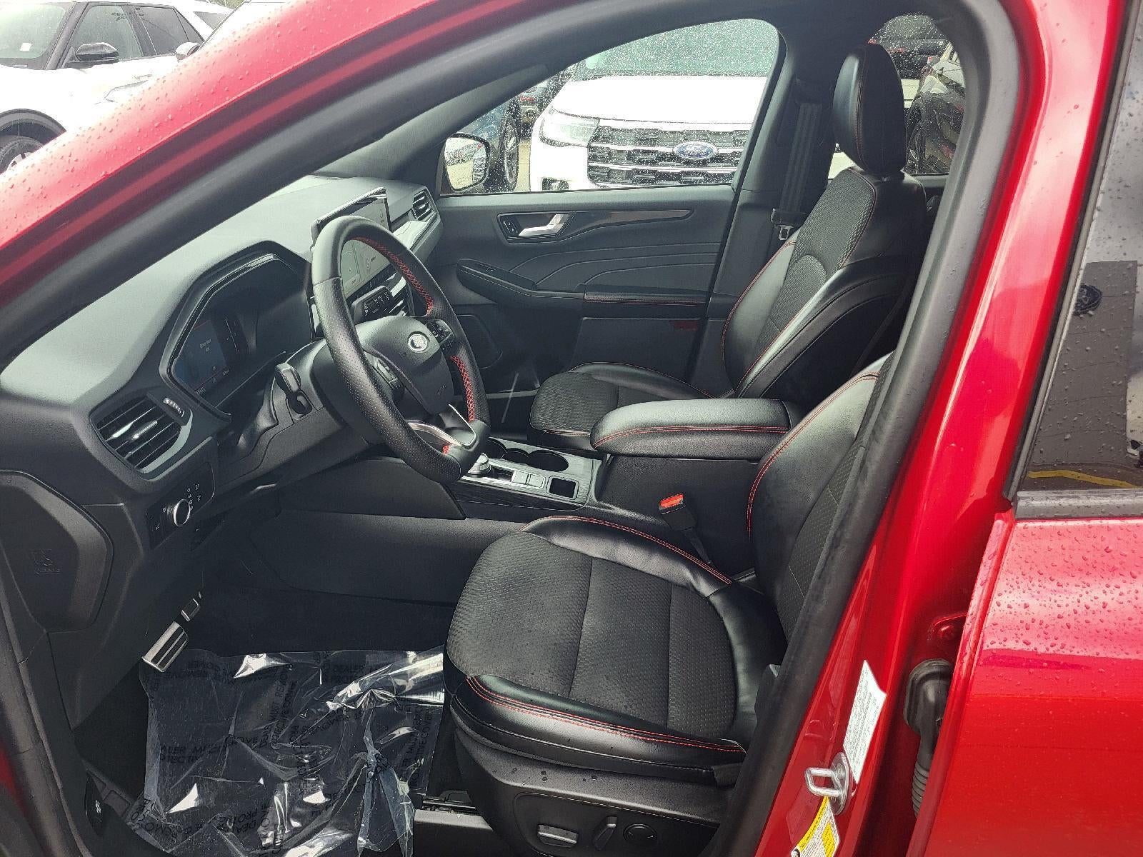 2023 Ford ESCAPE AWD ST LINE ST-Line