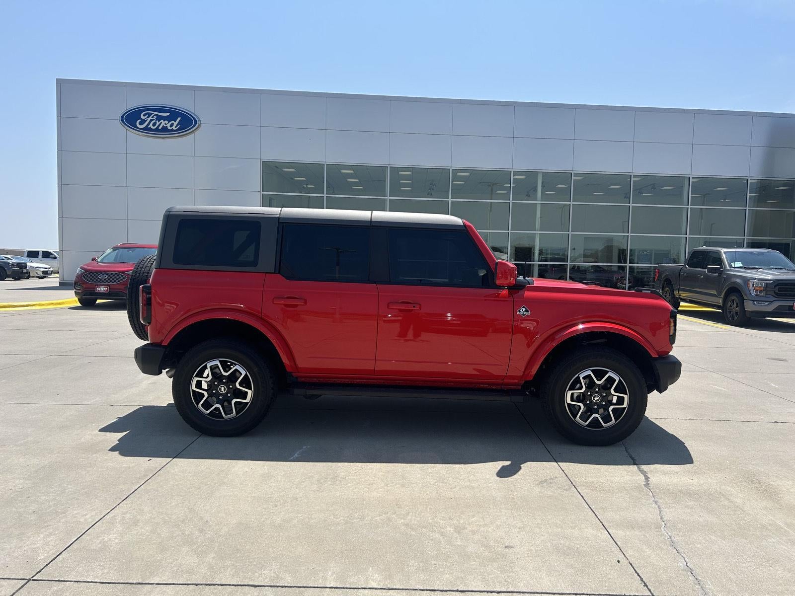 2024 Ford Bronco Outer Banks