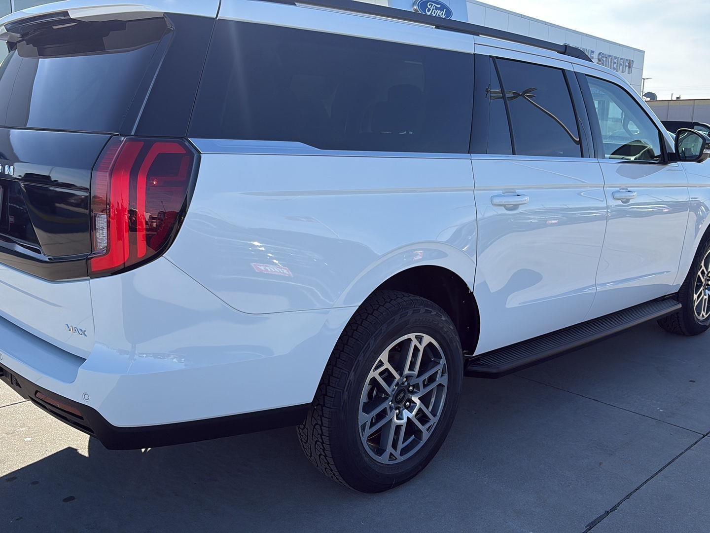 2026 Ford Expedition MAX Active