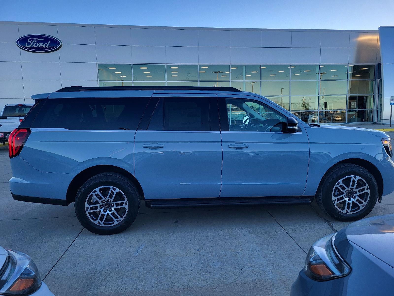 2026 Ford Expedition MAX Active