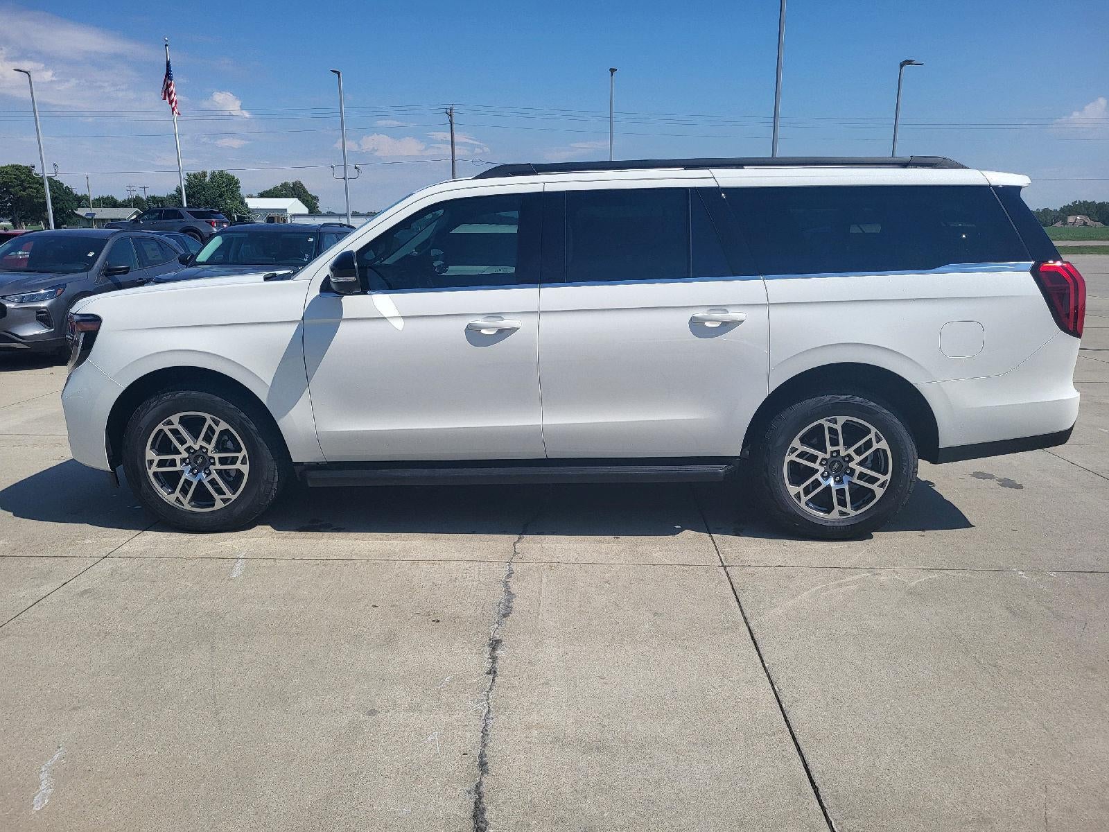 2026 Ford Expedition MAX Active