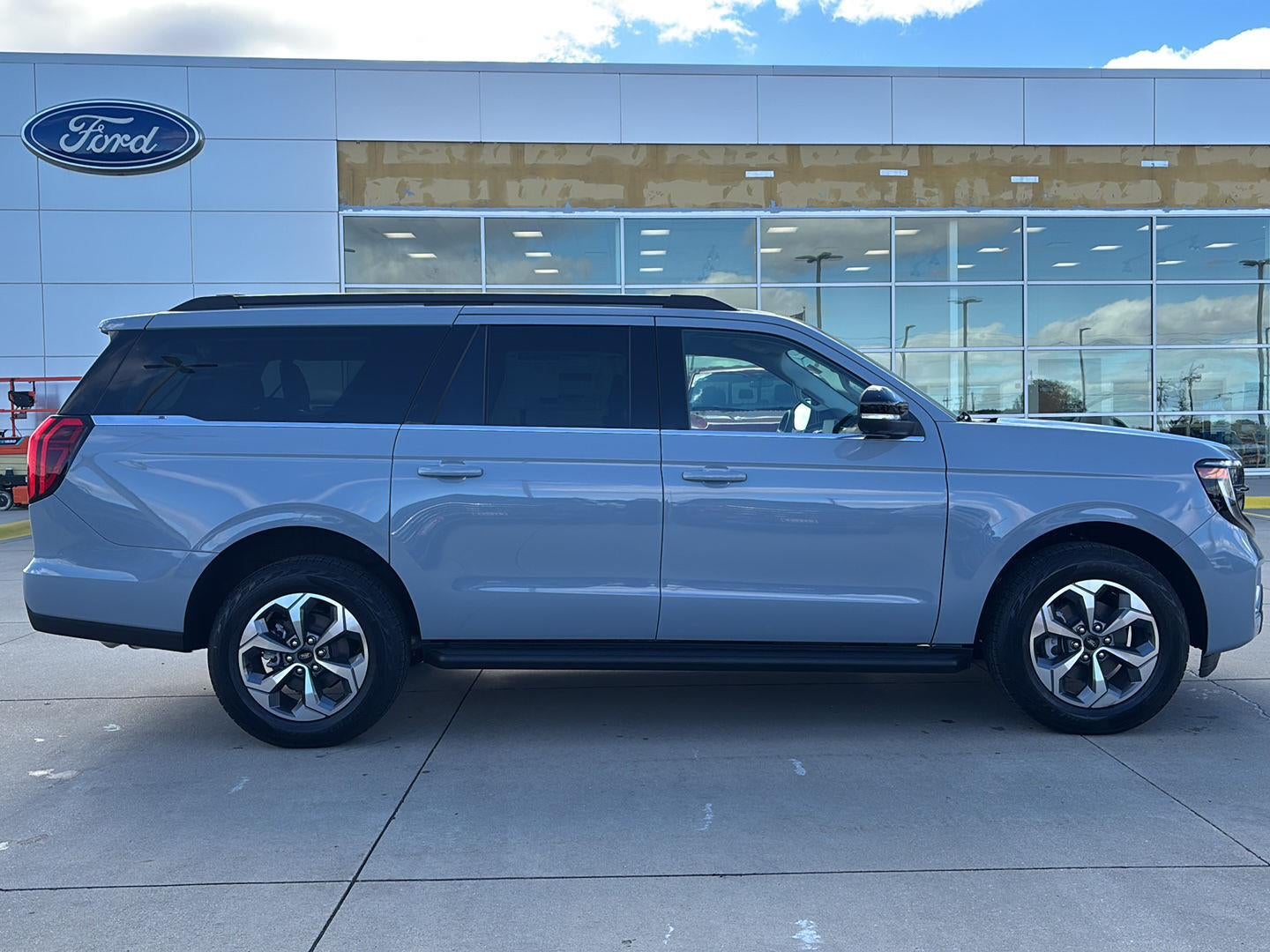 2027 Ford Expedition MAX Active