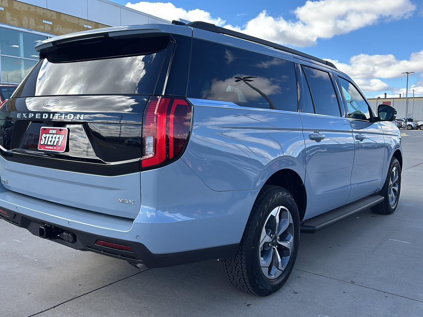 2027 Ford Expedition MAX Active