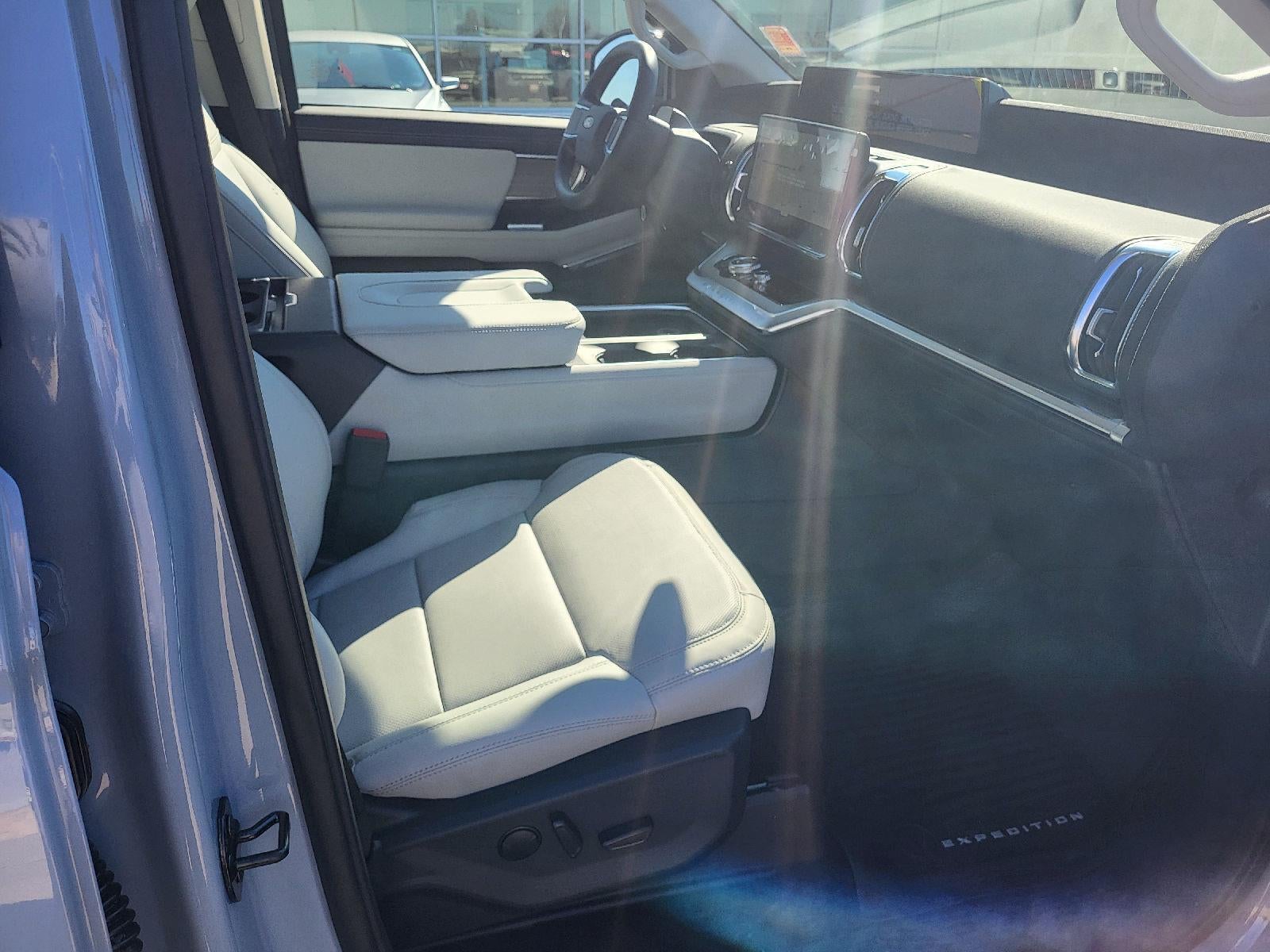 2026 Ford Expedition MAX Platinum®