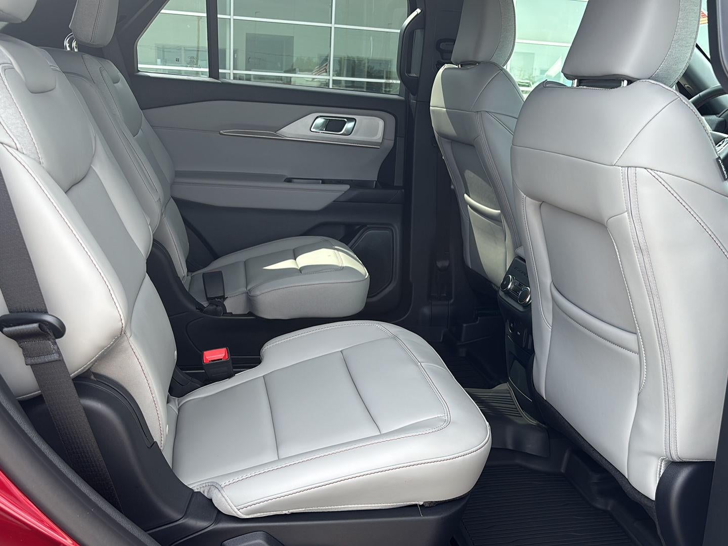 2027 Ford Explorer 4-Door 4DR 4WD ACTIVE