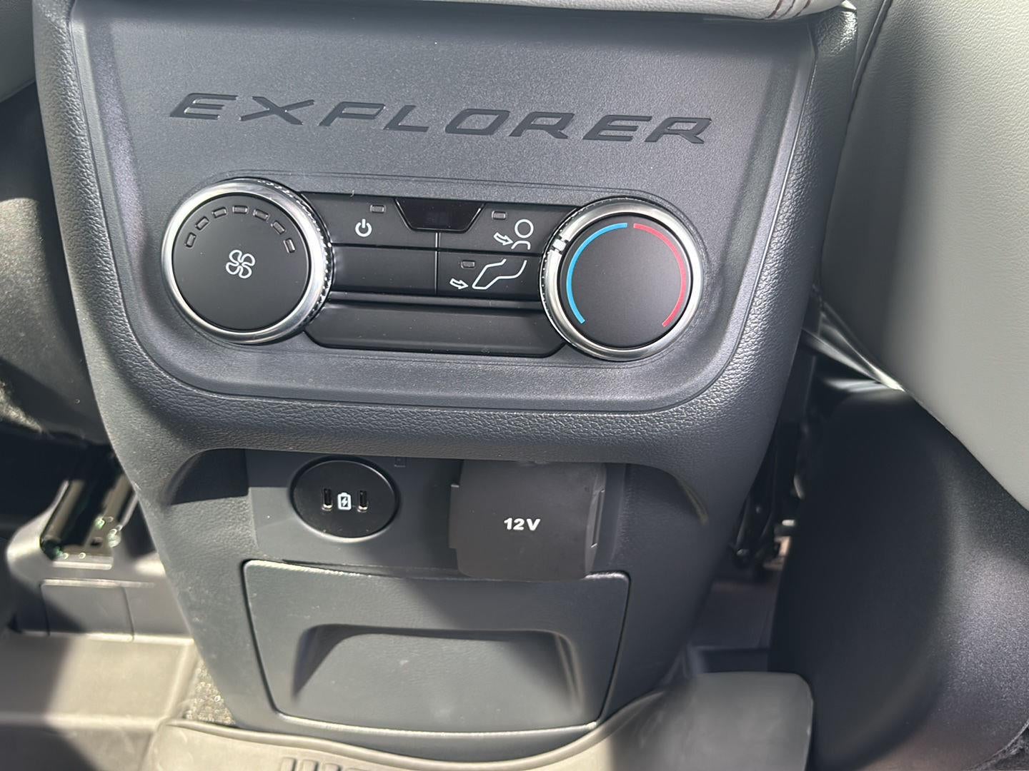 2027 Ford Explorer 4-Door 4DR 4WD ACTIVE