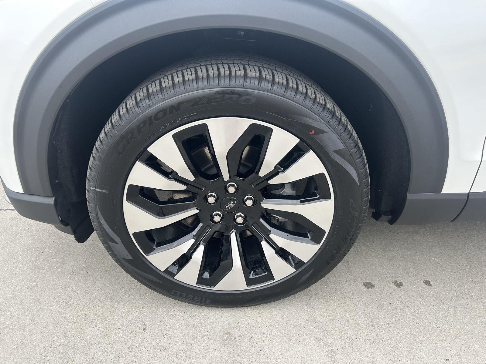 2027 Ford Explorer Platinum™