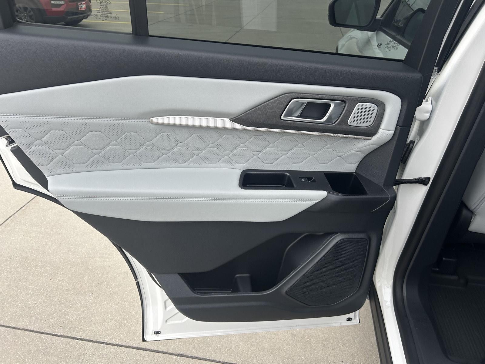 2027 Ford Explorer Platinum™