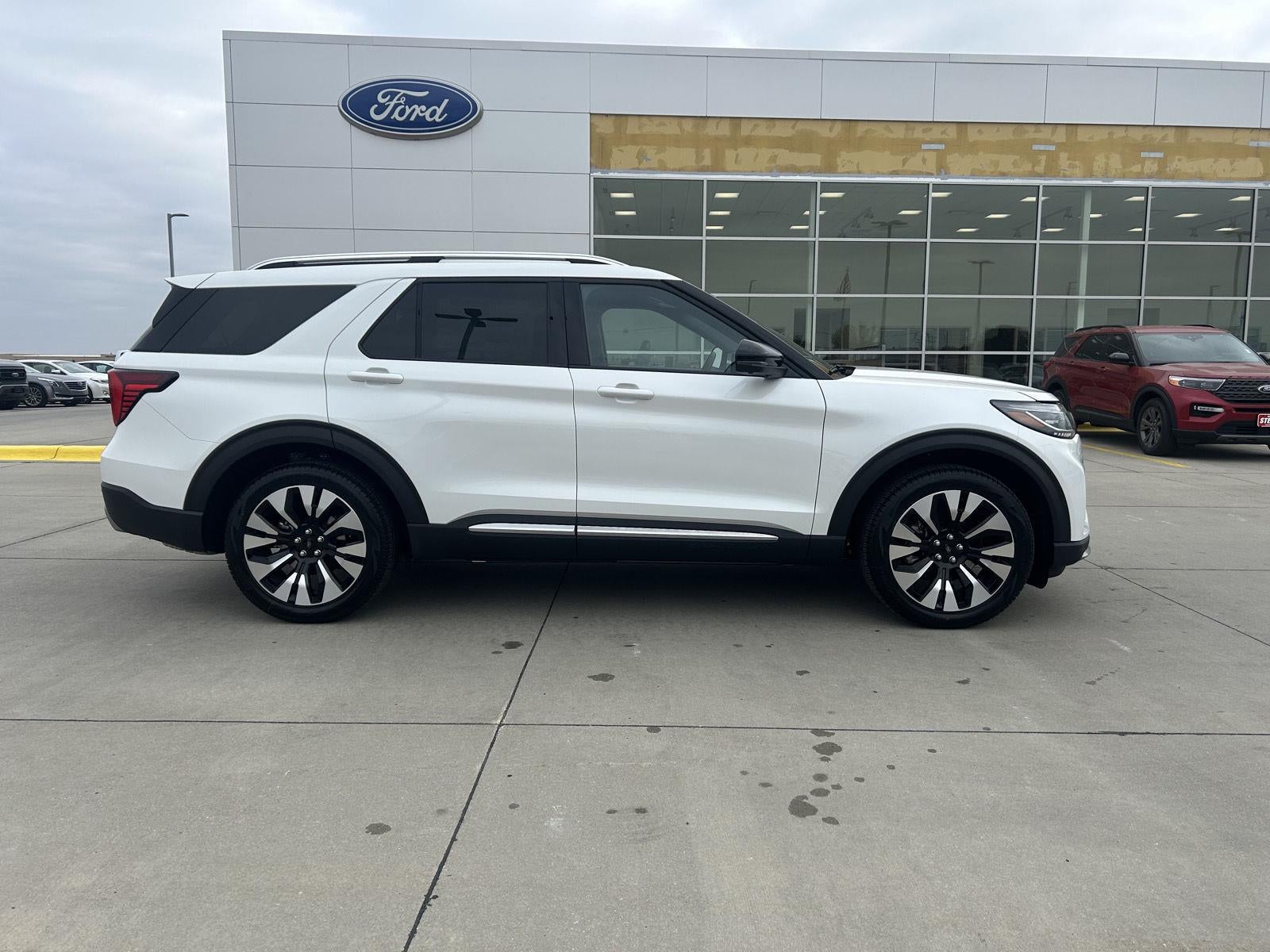 2027 Ford Explorer Platinum™