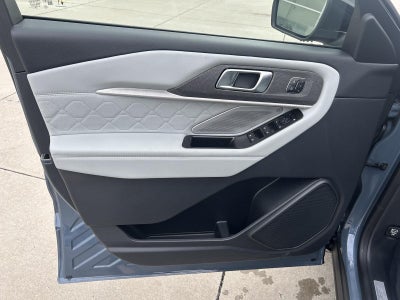 2027 Ford Explorer Platinum™