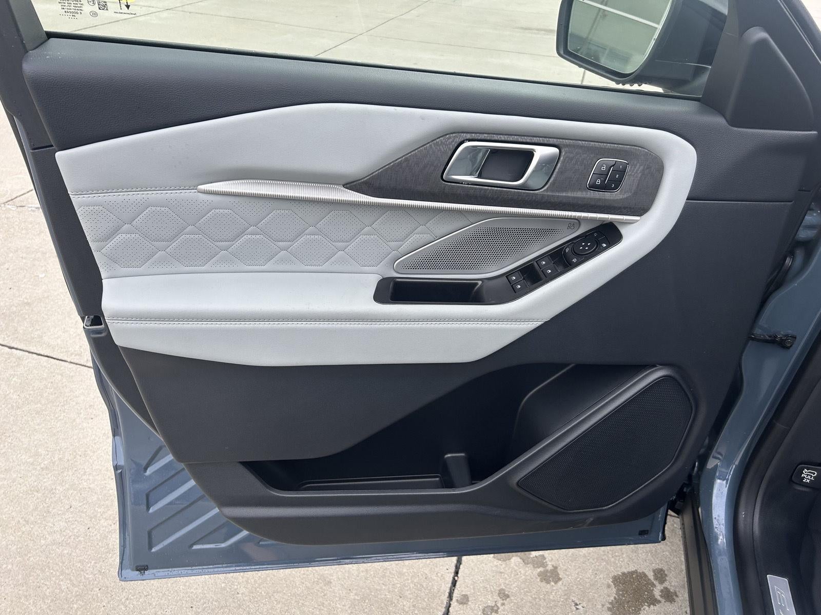 2027 Ford Explorer Platinum™