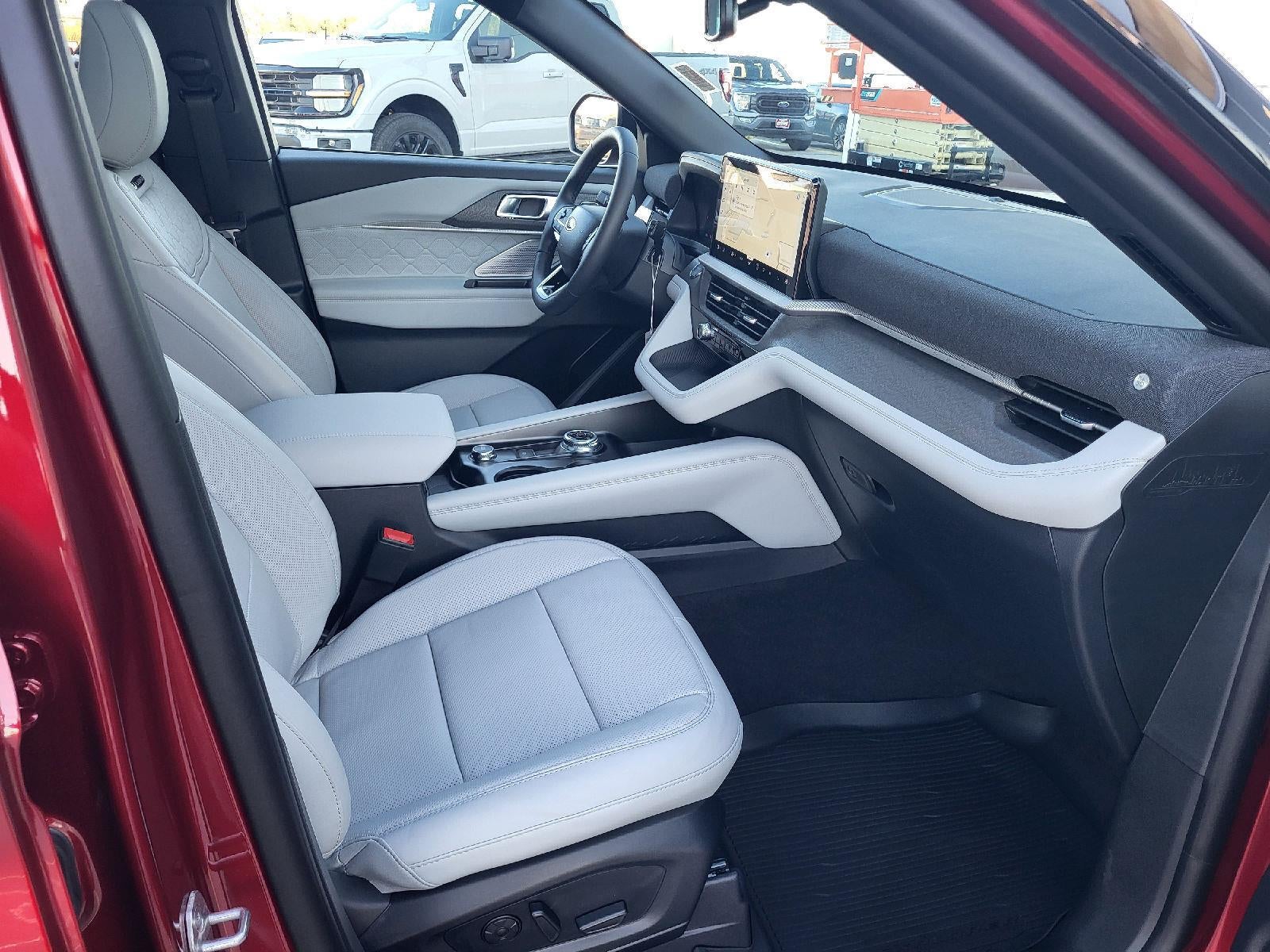 2027 Ford Explorer Platinum™