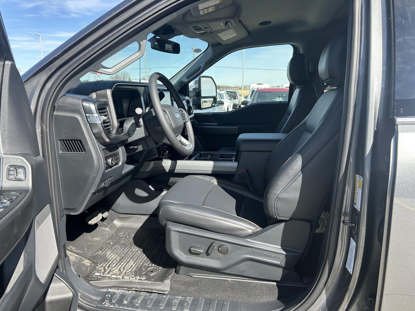 2026 Ford Super Duty F-350® Lariat®