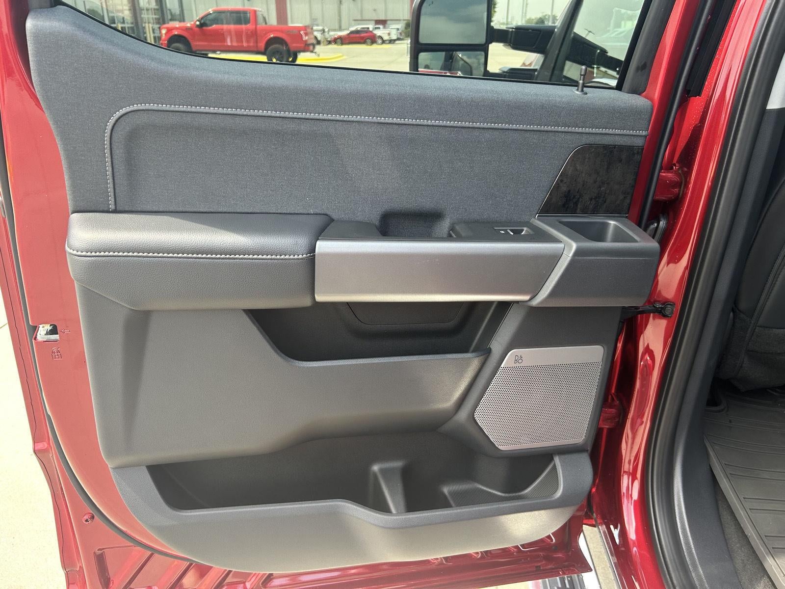 2026 Ford Super Duty F-350® Lariat®