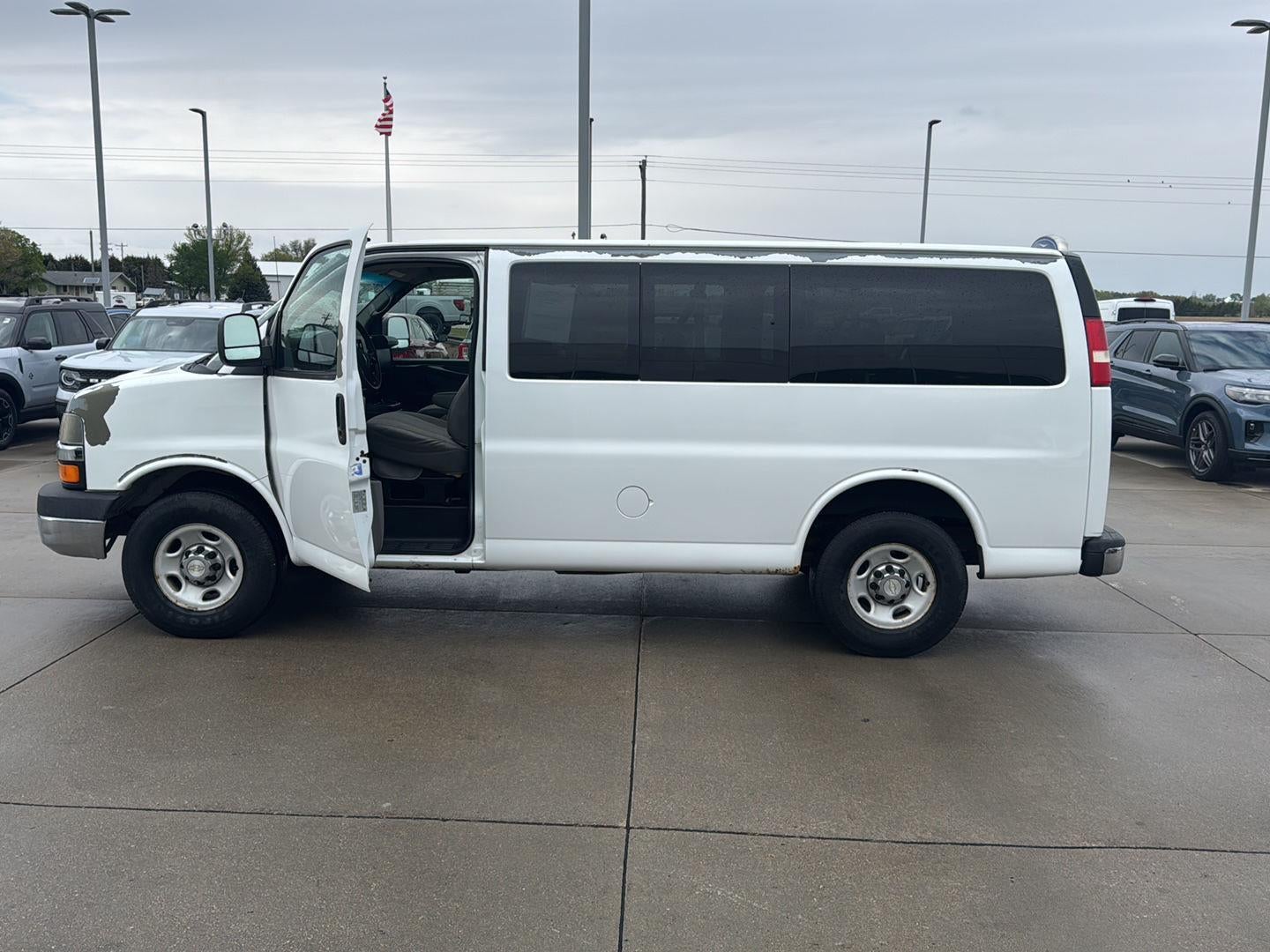 2010 Chevrolet Express Passenger LT