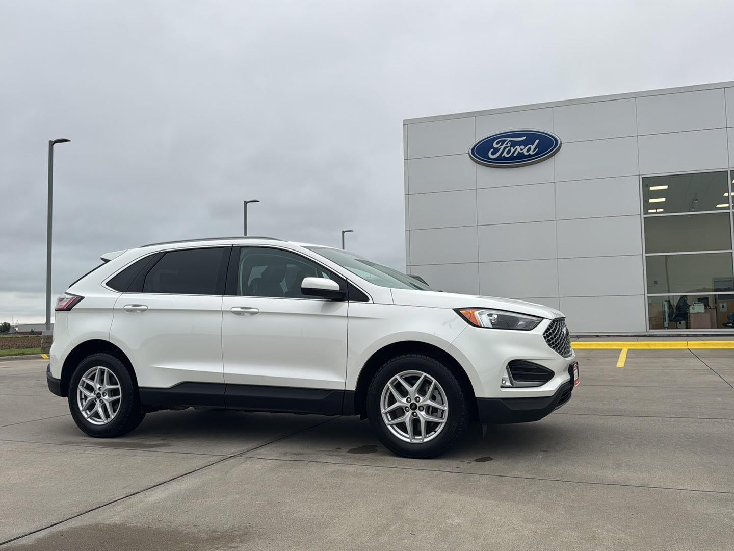 2023 Ford Edge SEL AWD's photo
