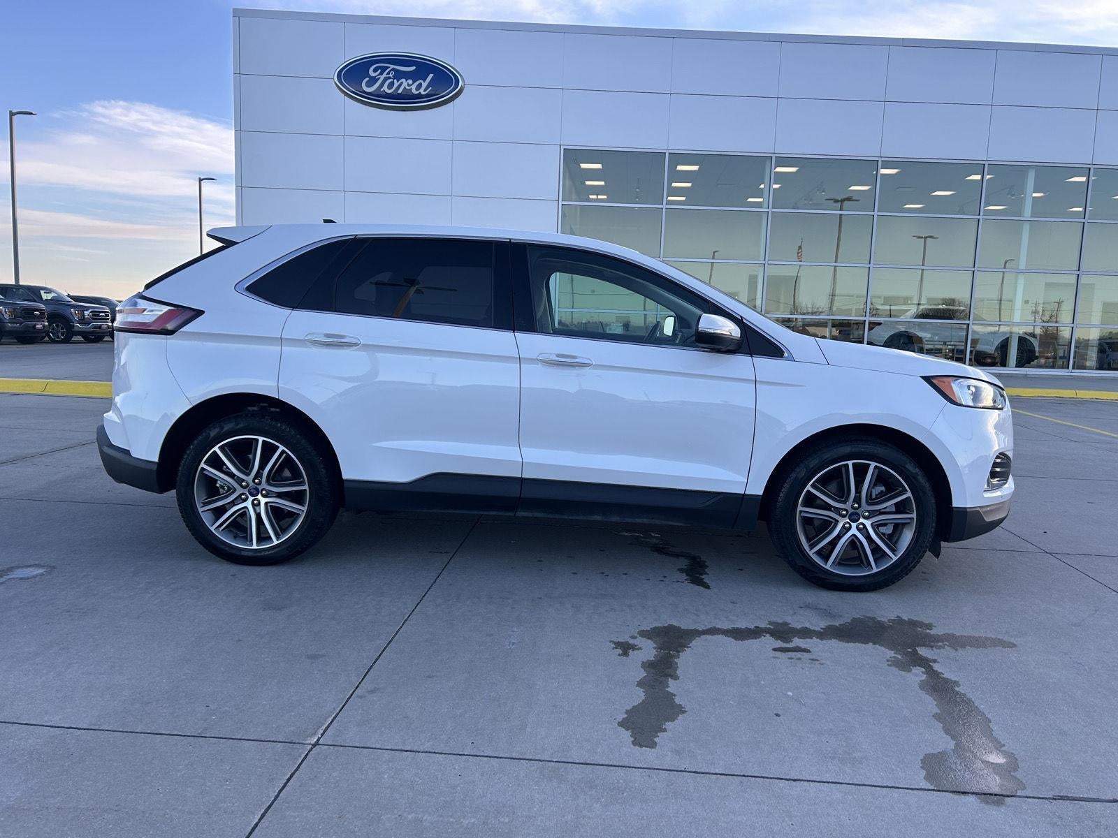 2022 Ford Edge Titanium