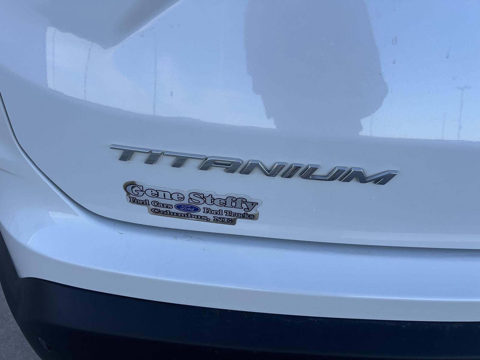 2022 Ford Edge Titanium
