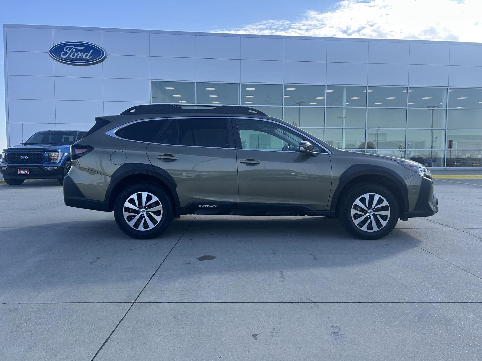 2023 Subaru Outback Premium