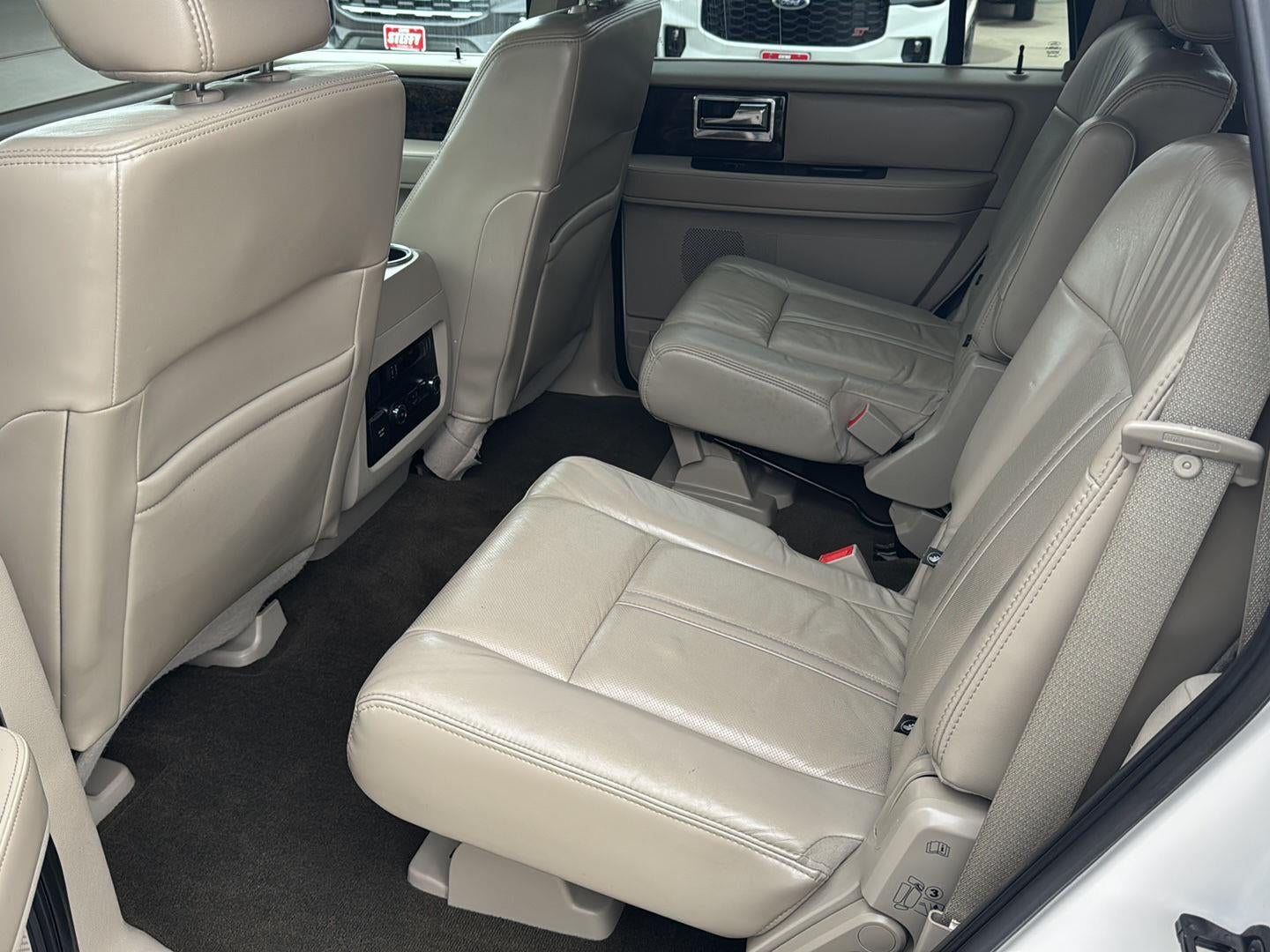 2015 Lincoln Navigator Base