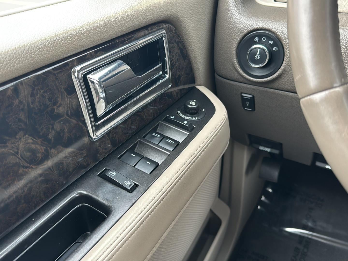 2015 Lincoln Navigator Base