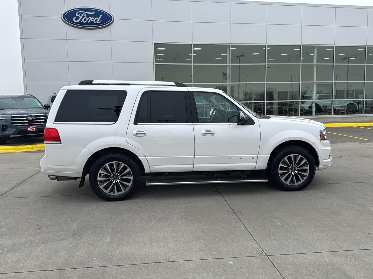 2015 Lincoln Navigator Base