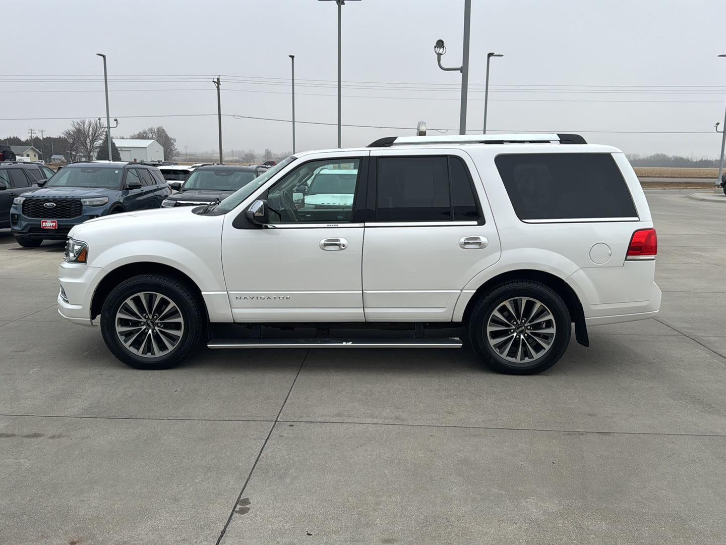 2015 Lincoln Navigator Base