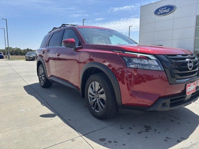 2023 Nissan Pathfinder SV