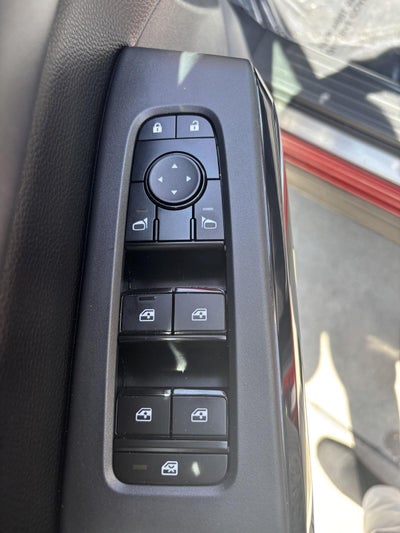 2023 Nissan Pathfinder SV