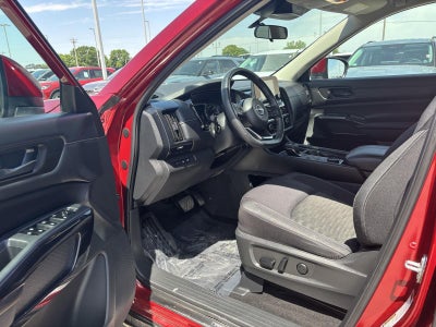 2023 Nissan Pathfinder SV