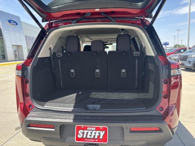 2023 Nissan Pathfinder SV