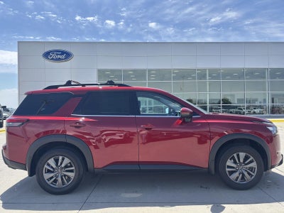 2023 Nissan Pathfinder SV