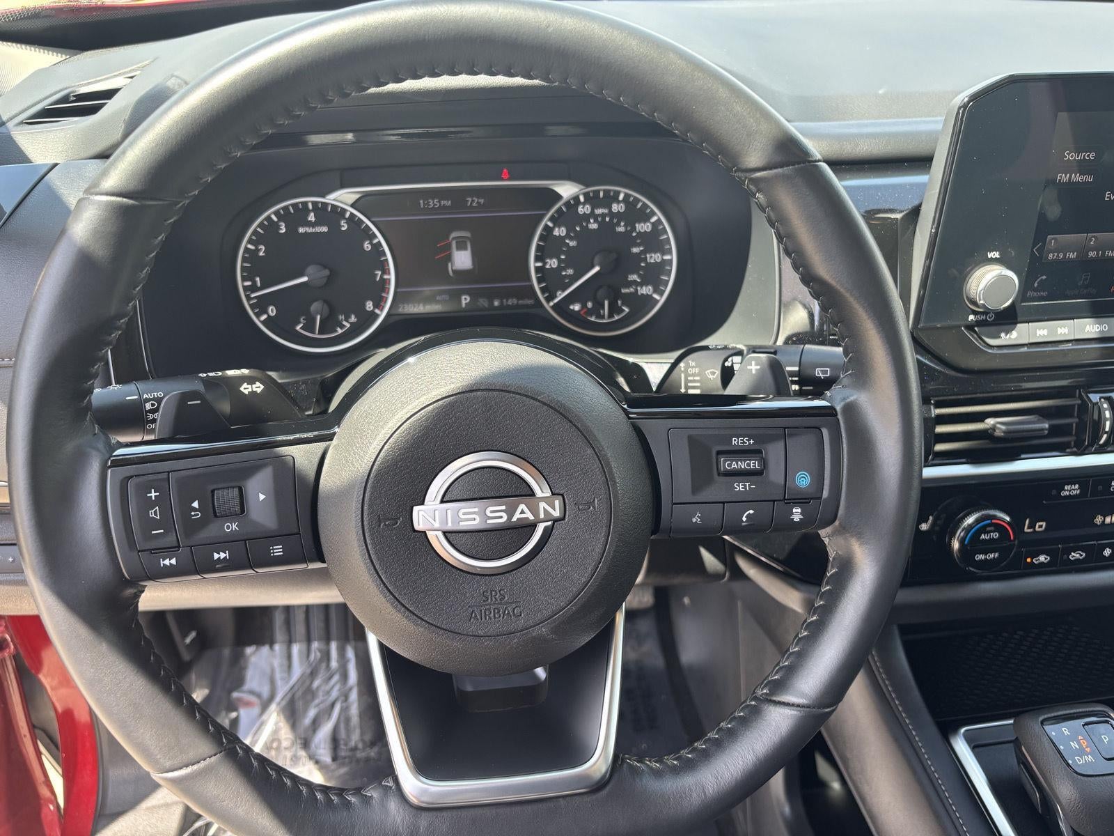 2023 Nissan Pathfinder SV