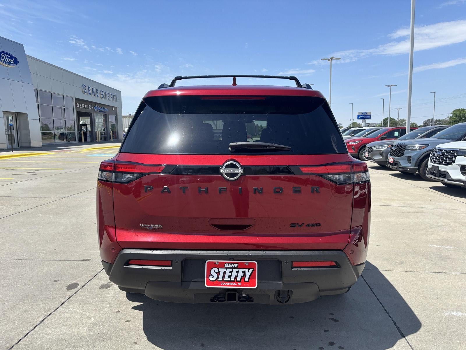 2023 Nissan Pathfinder SV