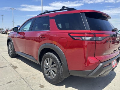 2023 Nissan Pathfinder SV