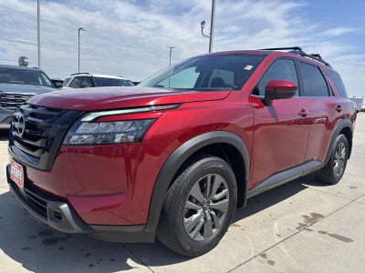 2023 Nissan Pathfinder SV
