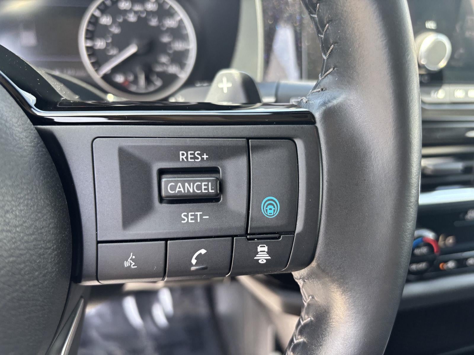 2023 Nissan Pathfinder SV