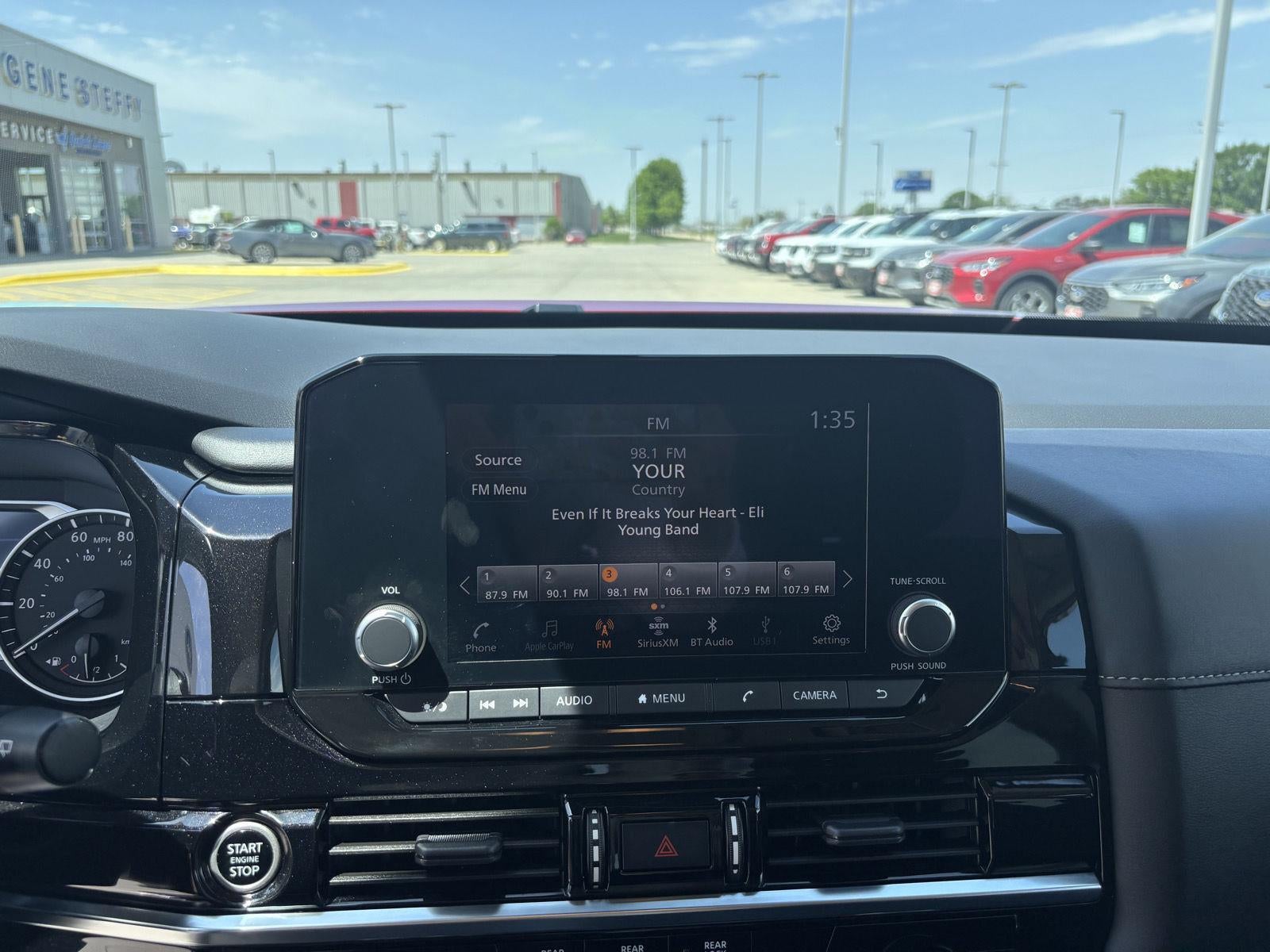 2023 Nissan Pathfinder SV