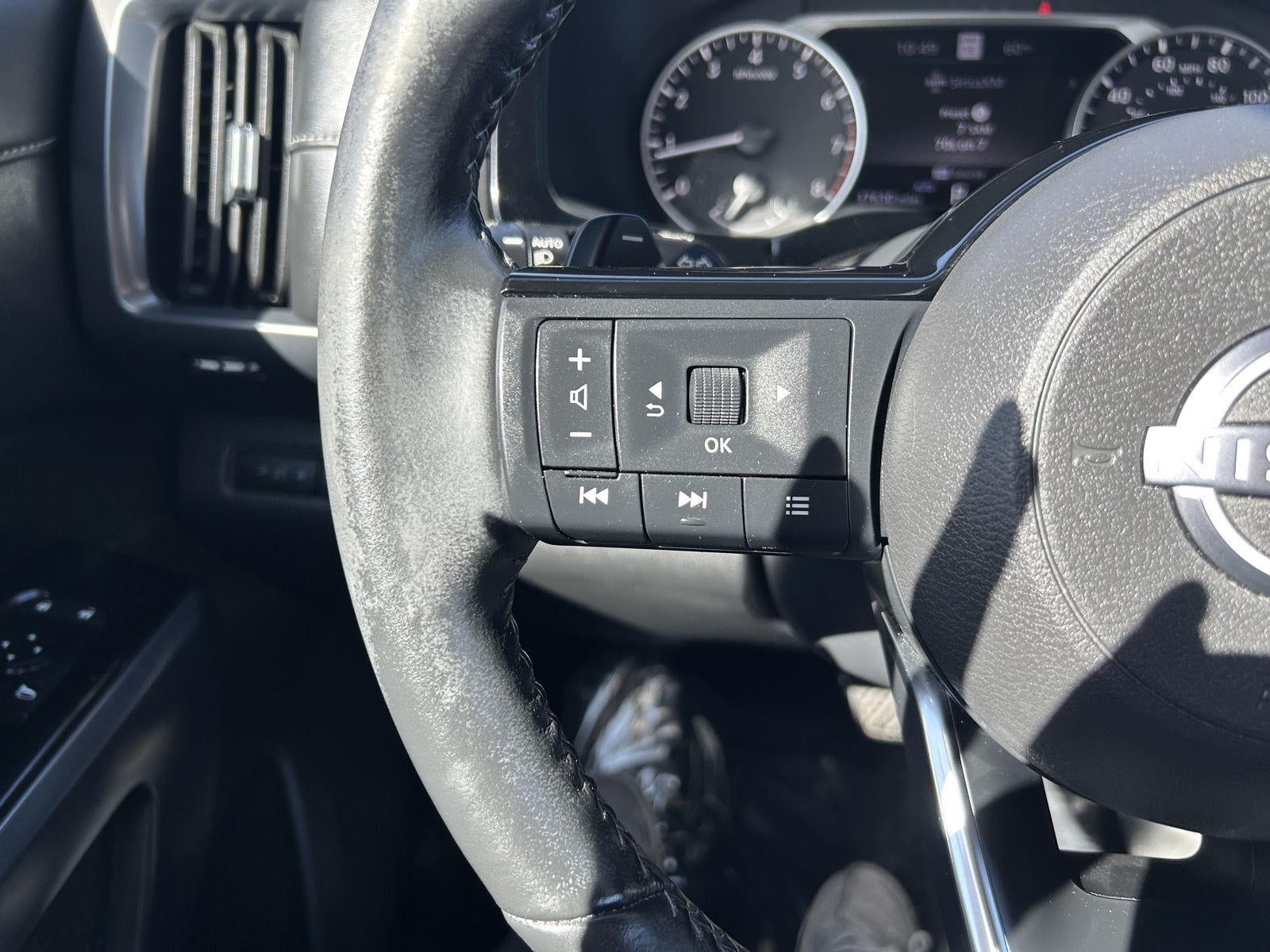 2023 Nissan Pathfinder SL