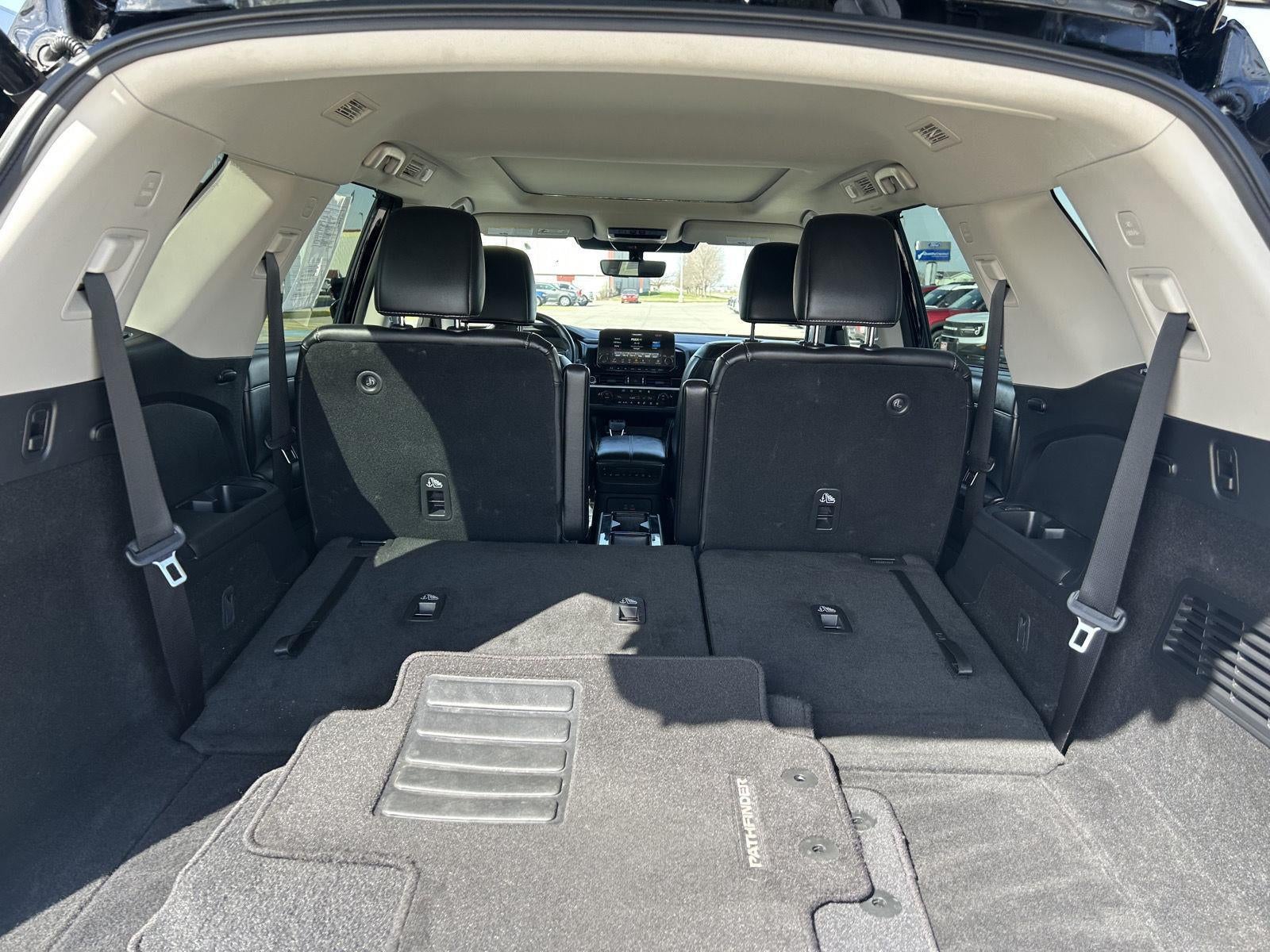 2023 Nissan Pathfinder SL