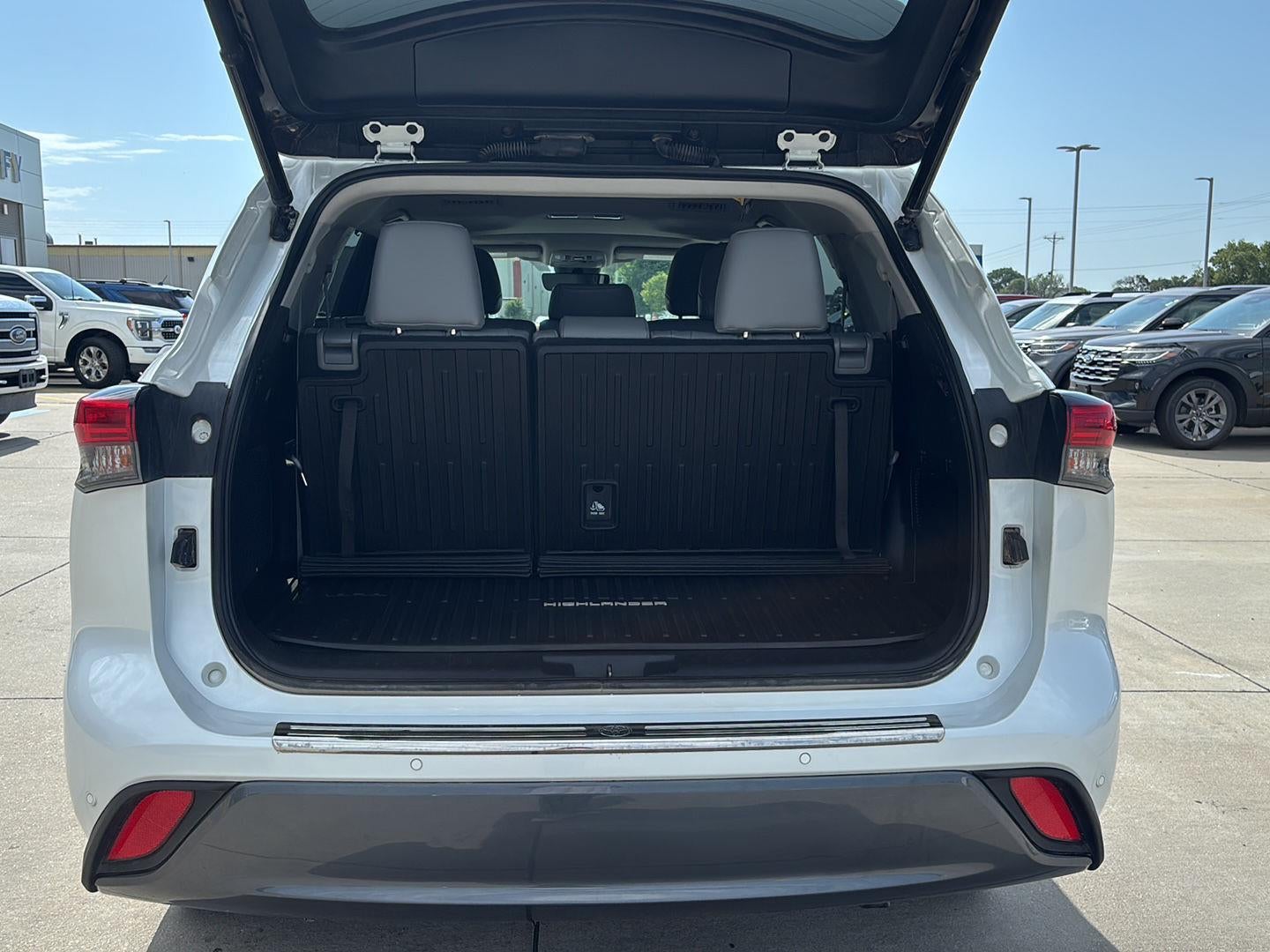 2022 Toyota HIGHLANDER AWD LIMITED Limited