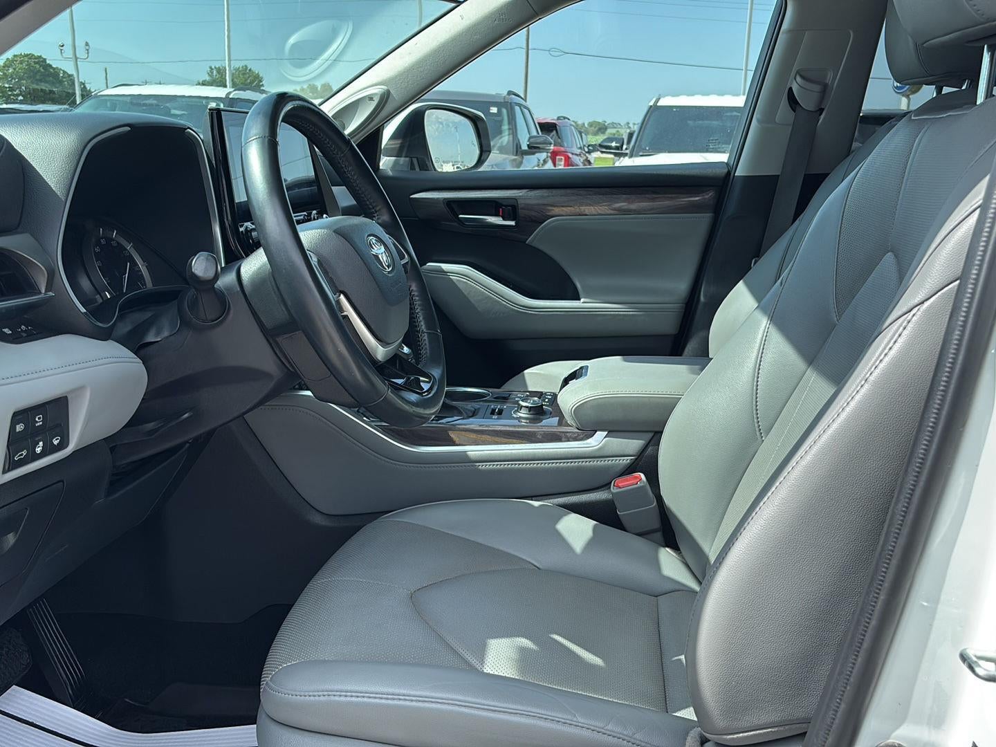 2022 Toyota HIGHLANDER AWD LIMITED Limited