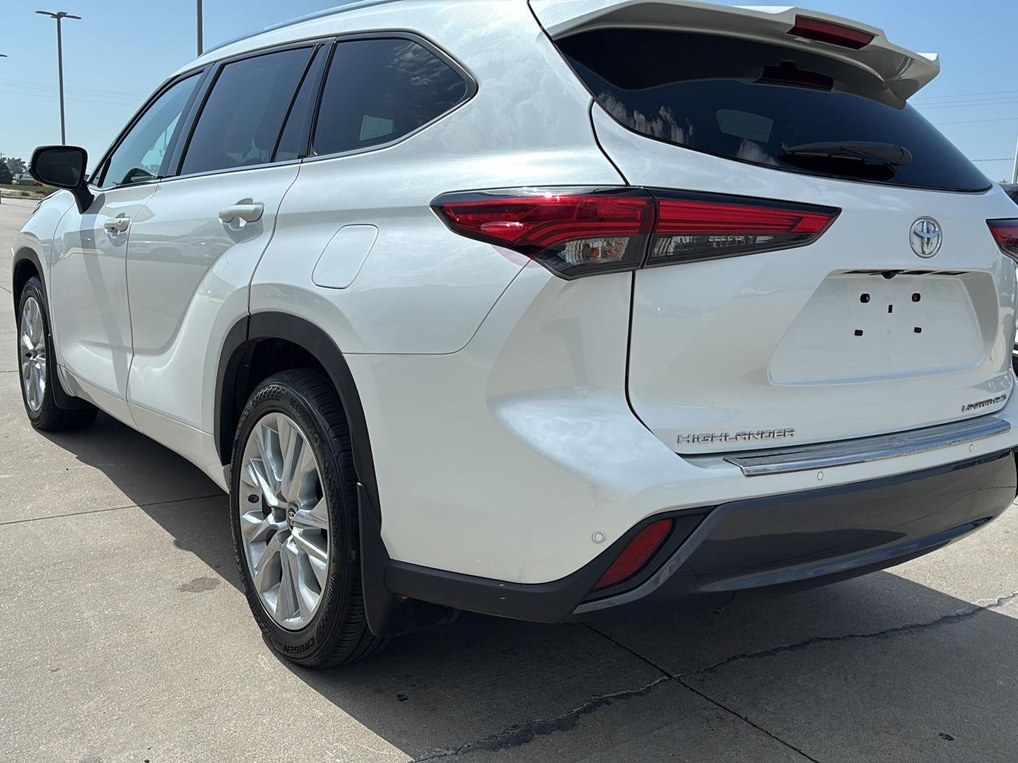 2022 Toyota HIGHLANDER AWD LIMITED Limited