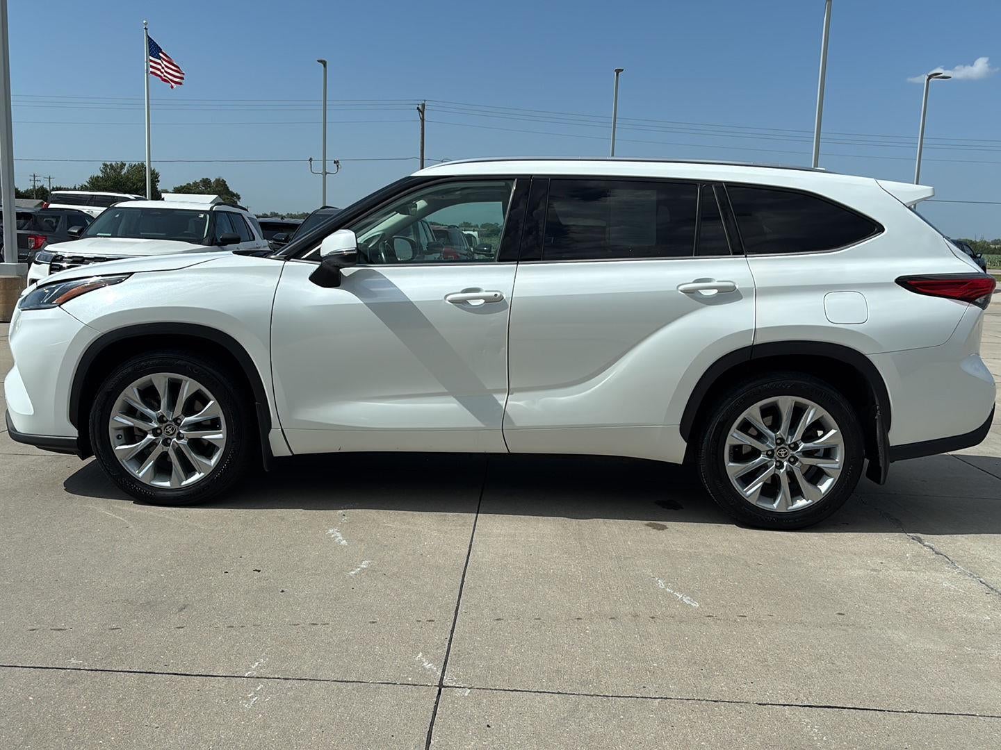 2022 Toyota HIGHLANDER AWD LIMITED Limited